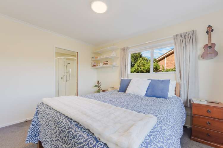 38 Farnham Drive Richmond_14