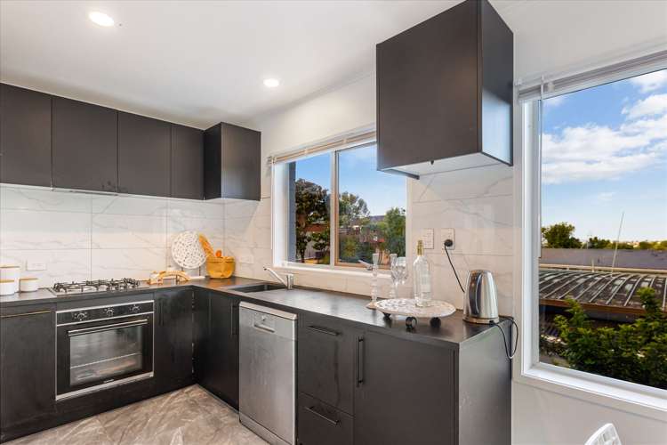 1/47 Girrahween Drive Totara Vale_6