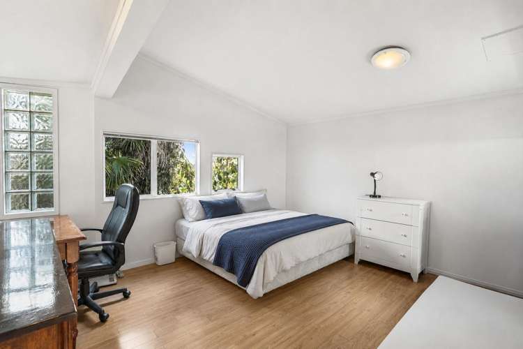 33A Invermay Avenue Three Kings_5
