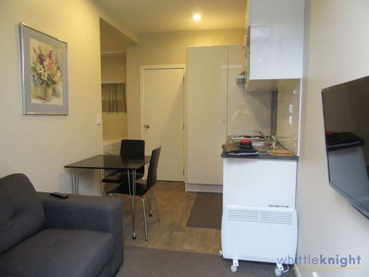 252 Bealey Avenue_0