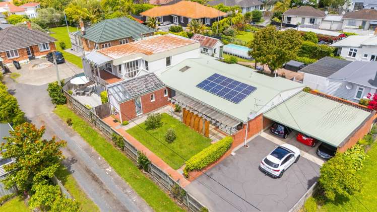 76A Lake Road Devonport_17