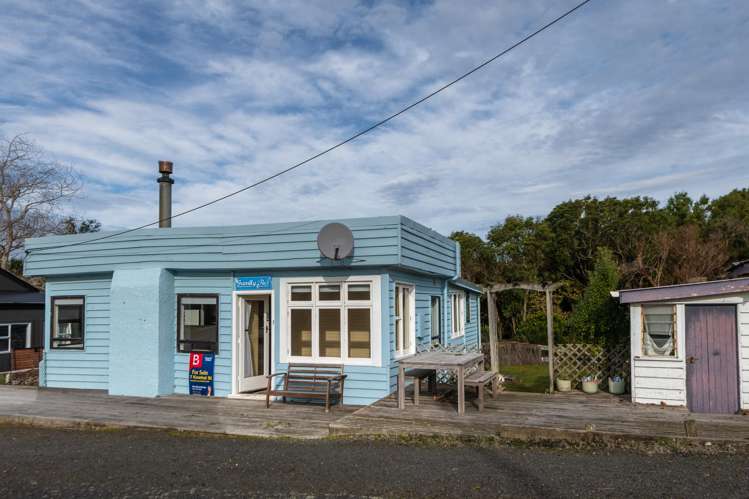 7 Kowhai Street Kaka Point_12