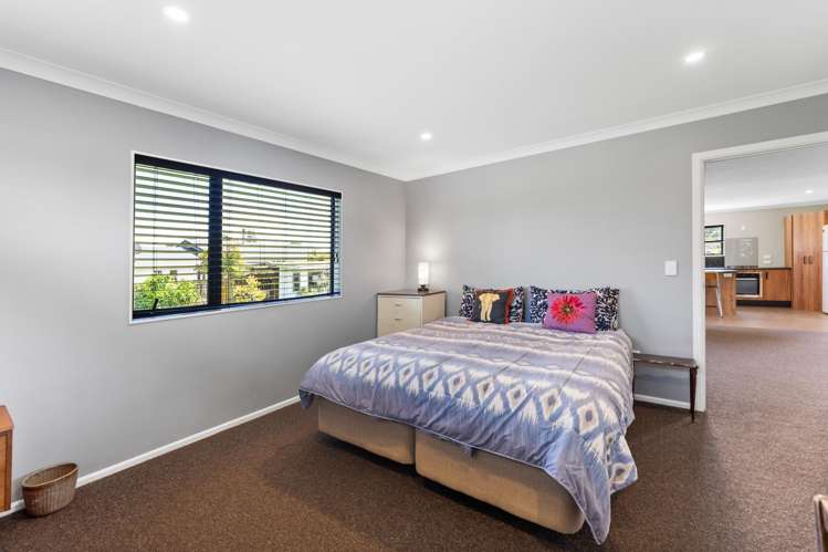22 Kiharoa Street Otaki Beach_23
