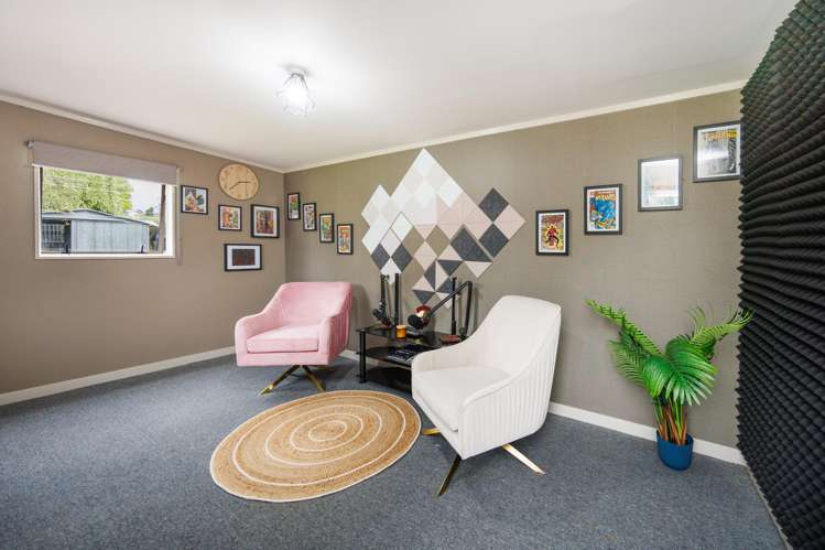 27 Ferndale Place Feilding_10