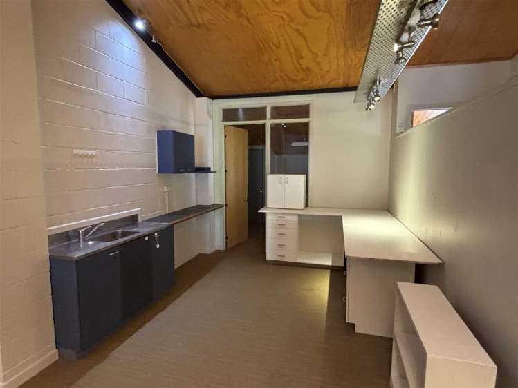 Unit 1, 15 Lake Road Frankton_4