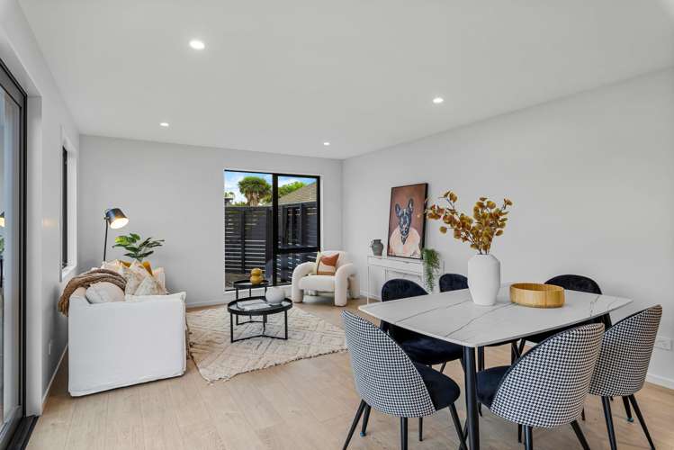 2/10 Farquhars Road Redwood_3