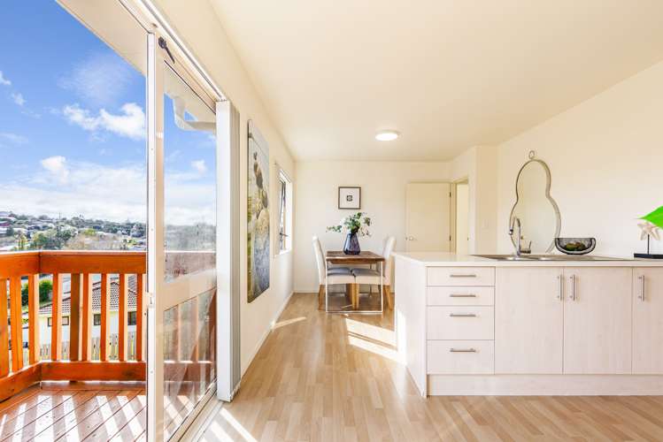 2/7 Romulus Place Totara Vale_8