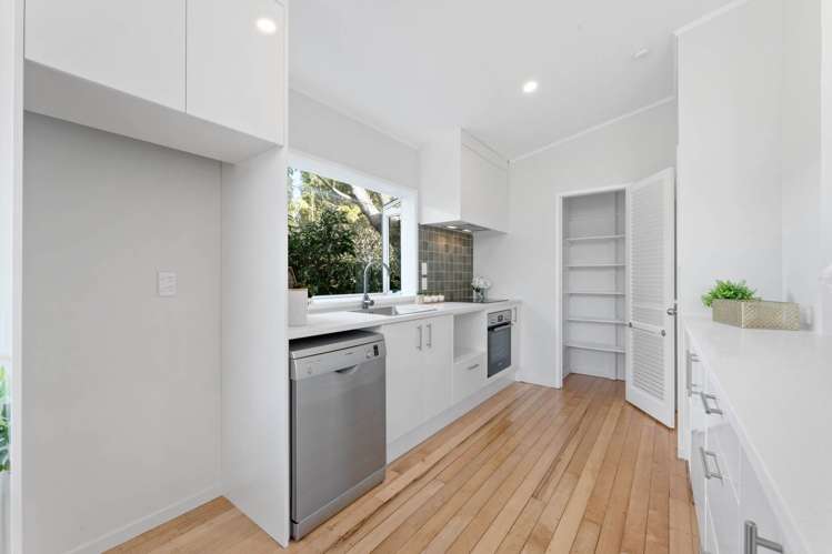 35 Martin Crescent Northcote_30