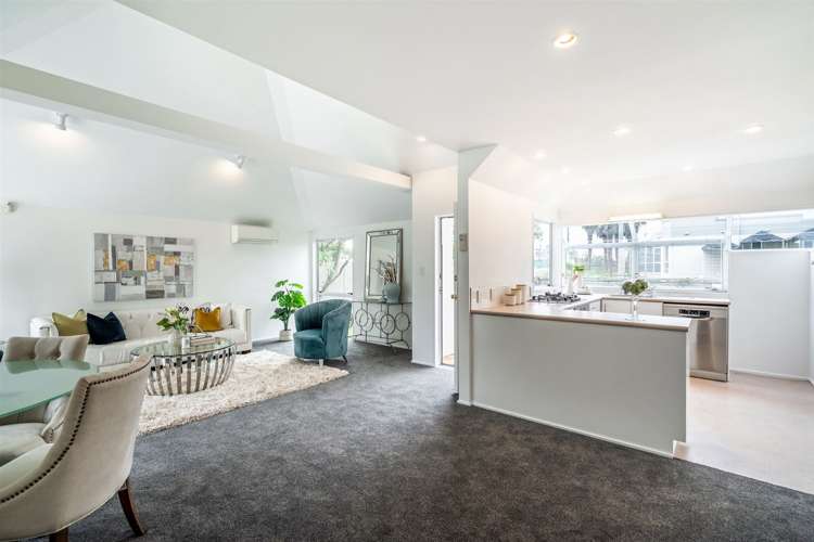 1/1 Valley Road Northcote_5