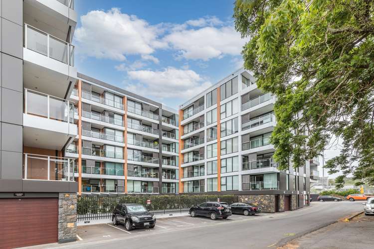 407/10 Lion Place Epsom_18