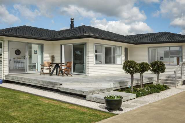 8 Sandleigh Drive Athenree_1