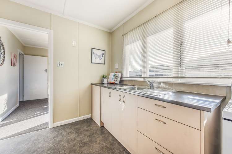 2/50 Parkers Road Tahunanui_6