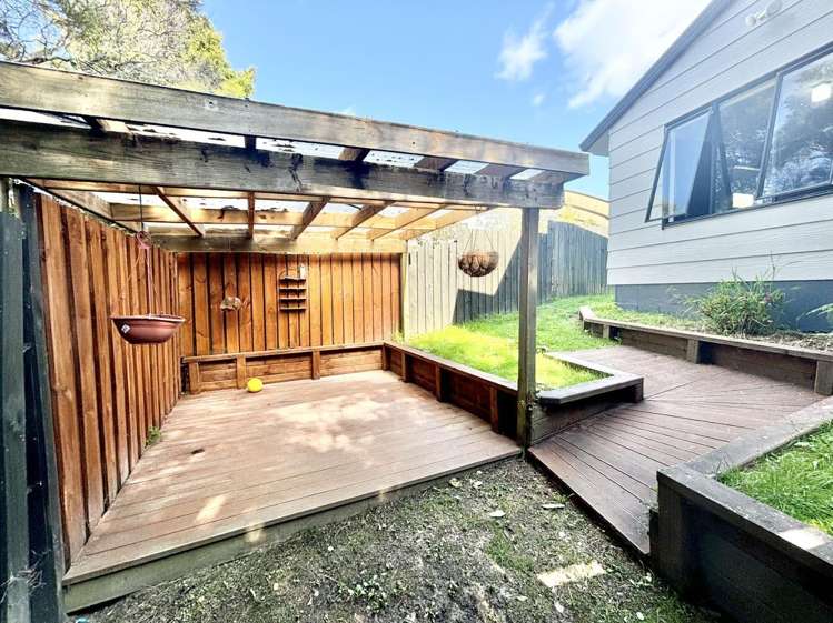 77 Meadowvale Rise Titirangi_16