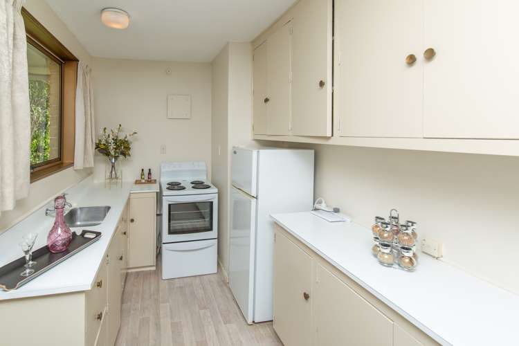 2/4 Quinton Place Bishopdale_7