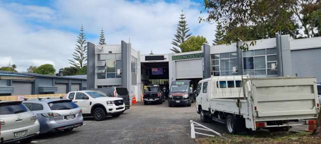 Affordable workshop plus Yard!