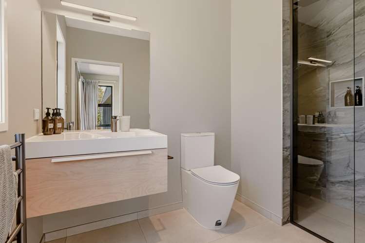 90 King Road Inglewood_17