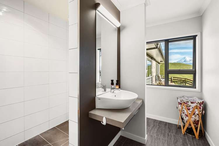 169 King Road Inglewood_23