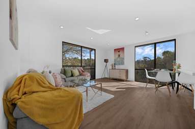 88A Parrs Cross Road_2