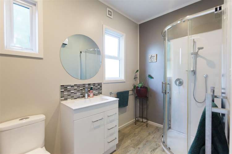 902 Queen Street East Parkvale_6