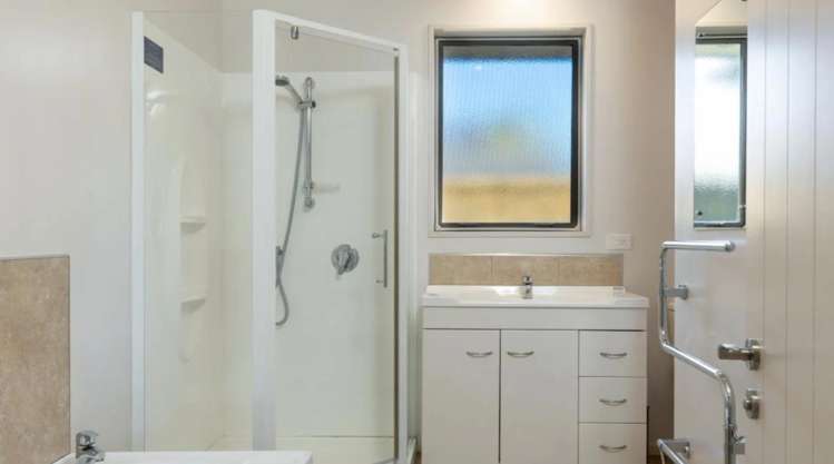 21 Hilton Place Burleigh_5