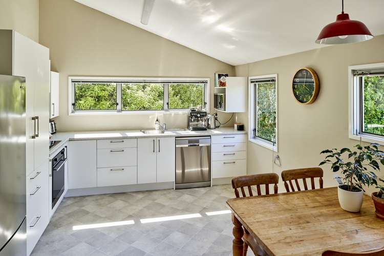 88a Larsen Crescent Tawa_2