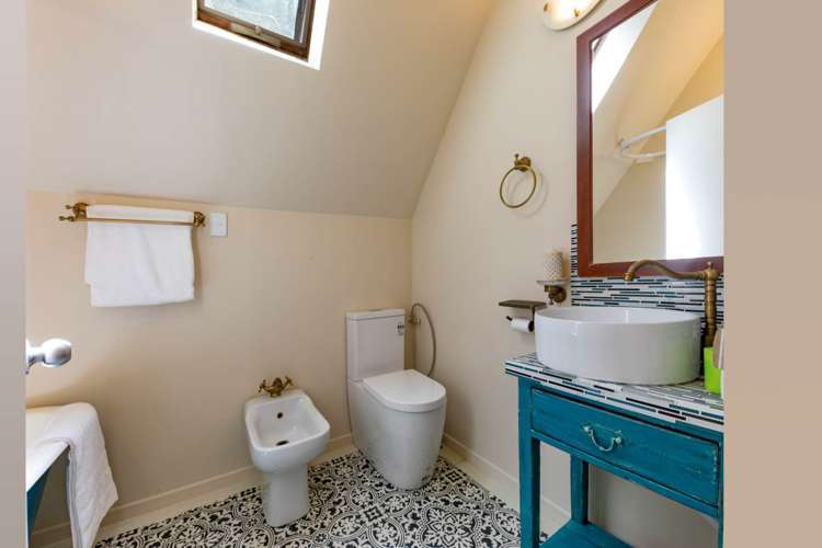 1 Sandys Parade Laingholm_13