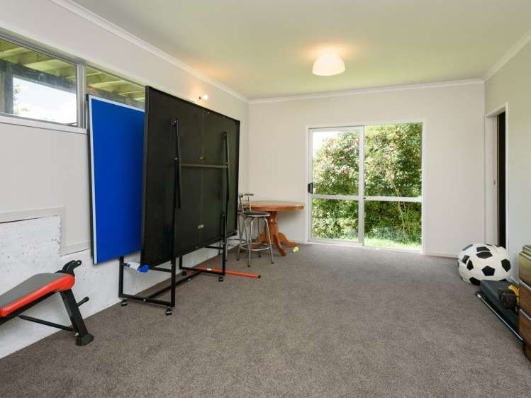 3 Hillview Crescent Paparangi_15