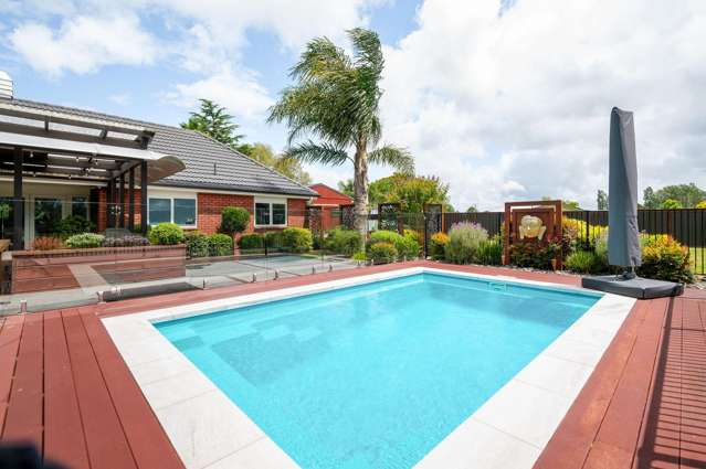 Big Shed, Pool, Plus Income Potential, A Rare Find