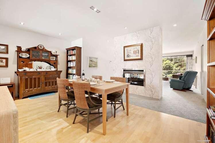 7/16 Beach Front Lane Browns Bay_5