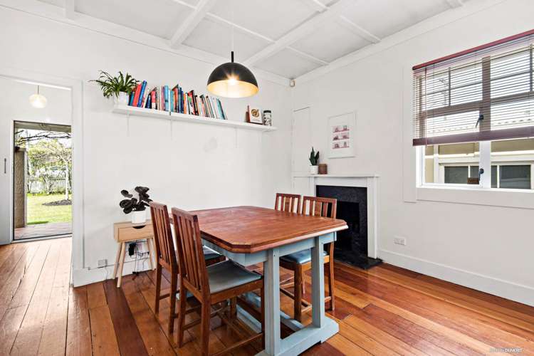 82 Lynwood Road New Lynn_7