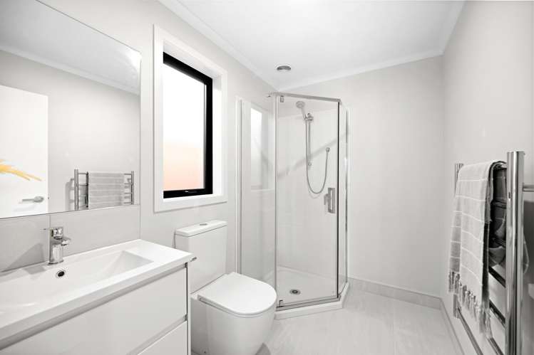 15 Waruhia Crescent Rototuna North_13