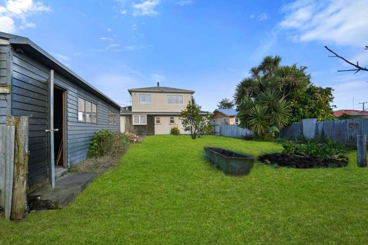 8 Hakiwai Road Fernhill_1