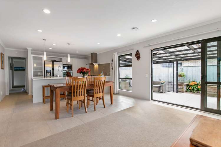 1 Kirkaldy Street Wattle Downs_3