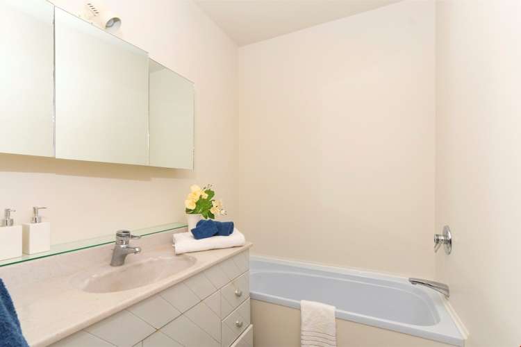 62 Seacliffe Road Hillsborough_13