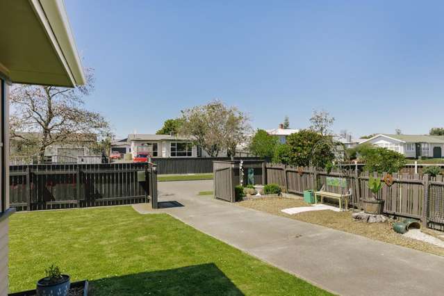 7 Lockhart Avenue Milson_3