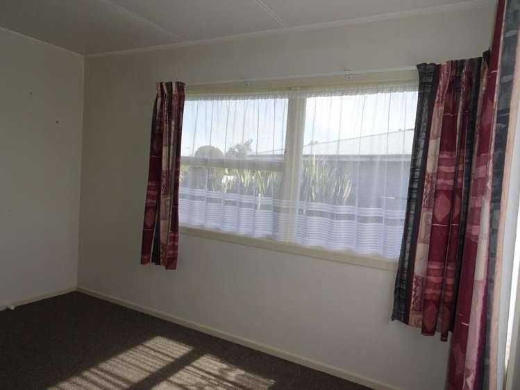 12 Birkenhead Crescent 10480_11