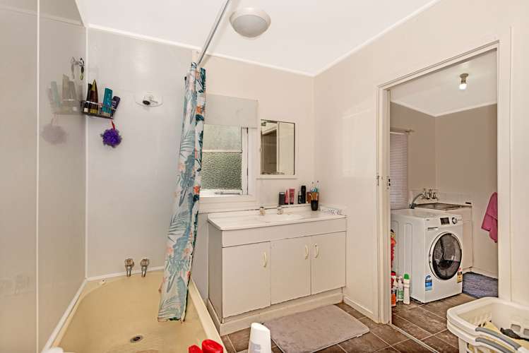 12 De Lautour Road Kaiti_11