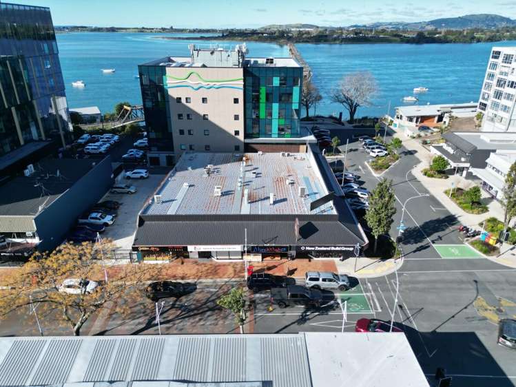 Shop 4, 110 Devonport Road City Centre_8