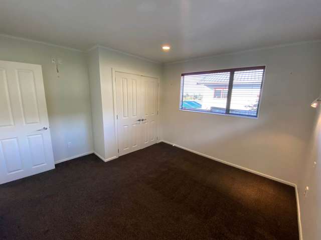 37 Pohutukawa Avenue Red Beach_3