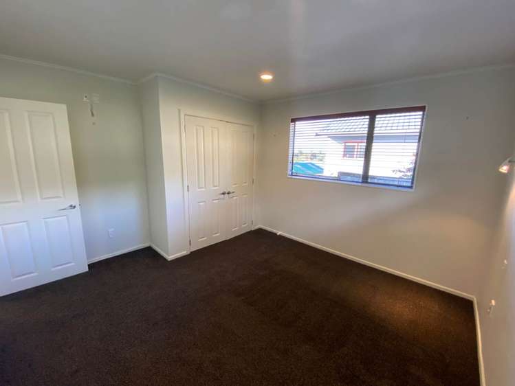 37 Pohutukawa Avenue Red Beach_3