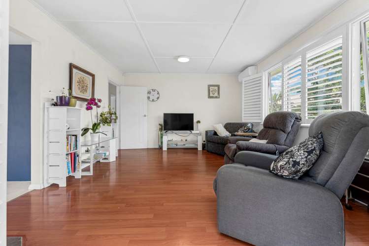 2/331 Royal Road Massey_22
