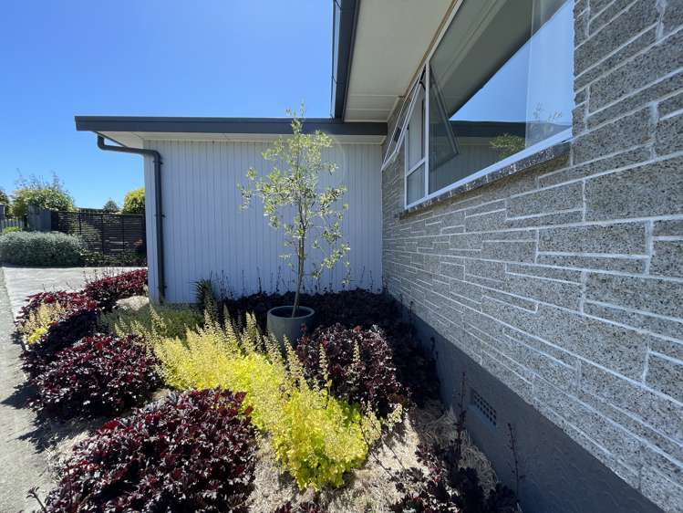 46 Pages Road Marchwiel_23