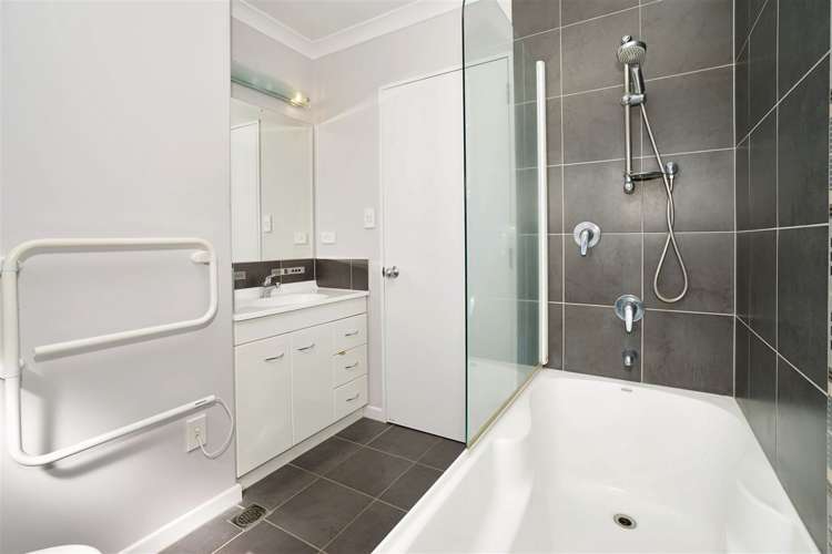 47 Wiltshire Drive Huntington_12