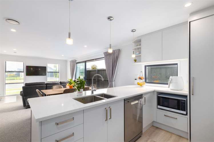 16 Northmoor Boulevard Rolleston_3
