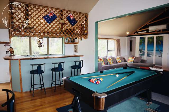 Kellys Bay Awaits - All Offers Presented!