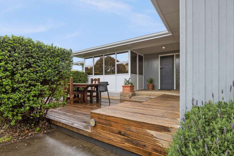 402 Frimley Place Frimley_2