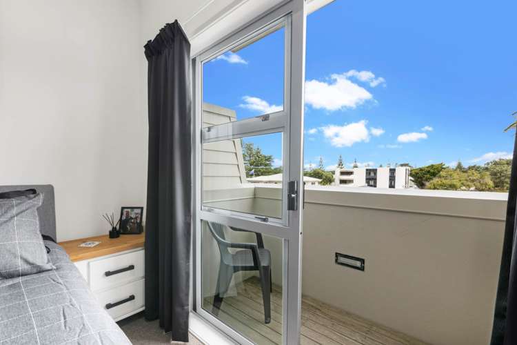 25/3 Riverside Road Orewa_9