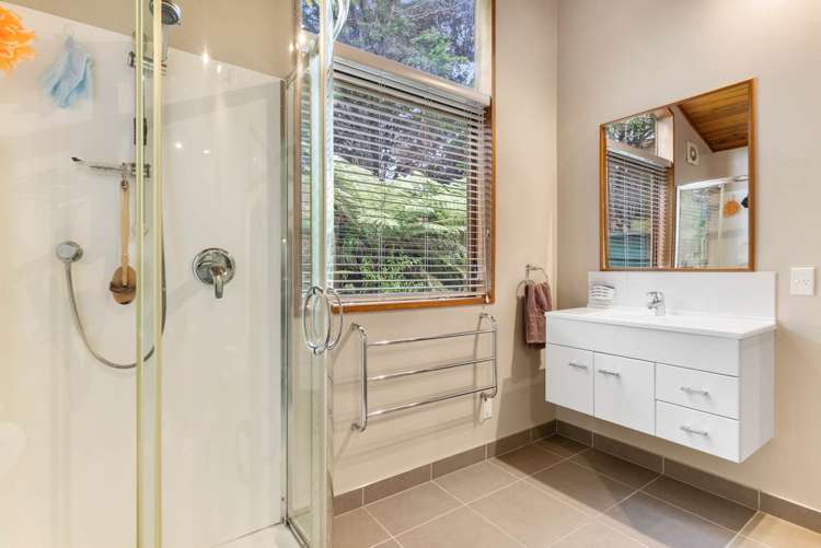 305 Hill Road The Gardens_18