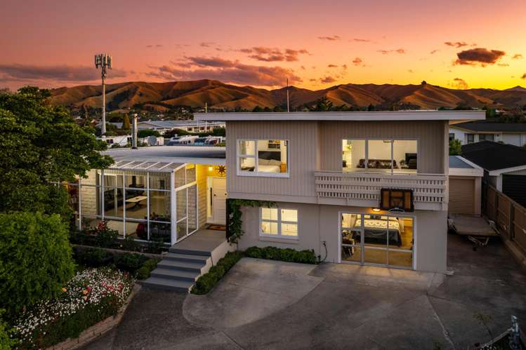 8 Newbourne Crescent Redwoodtown_32