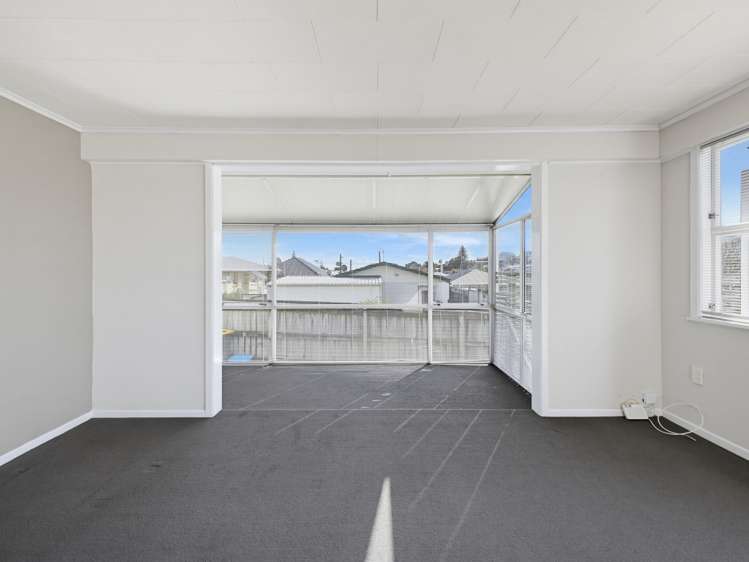 5 Mayfair Place Westown_17